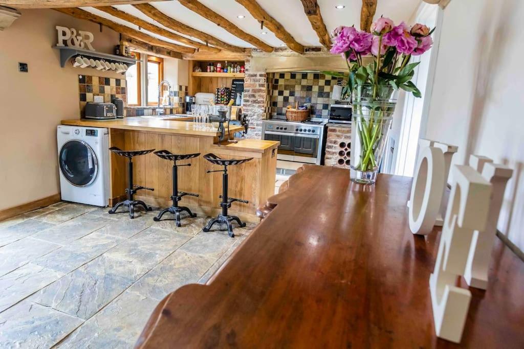 Four Bed Barn Conversion Junction 37 38 M1 巴恩斯利 外观 照片